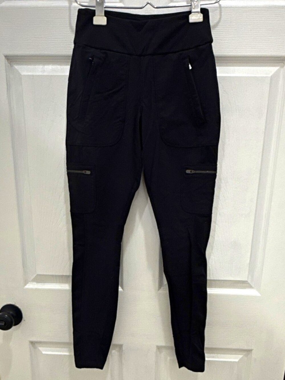 Athleta Womens Black Headland Hybrid Cargo Size 2 Stretch Zip Pocket